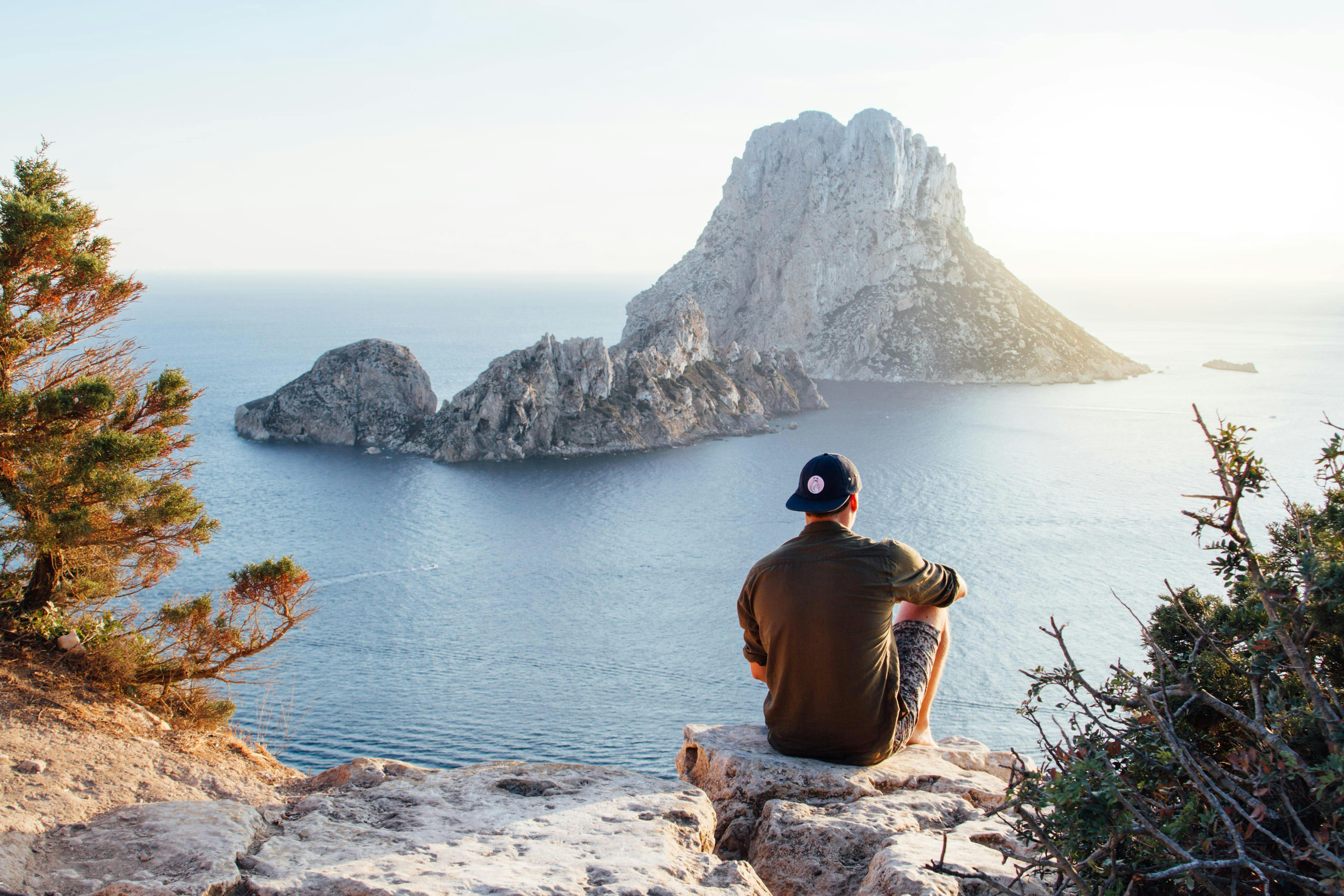 Scripted Hypnosis session vs. Hypnotherapy: What’s the Real Difference?